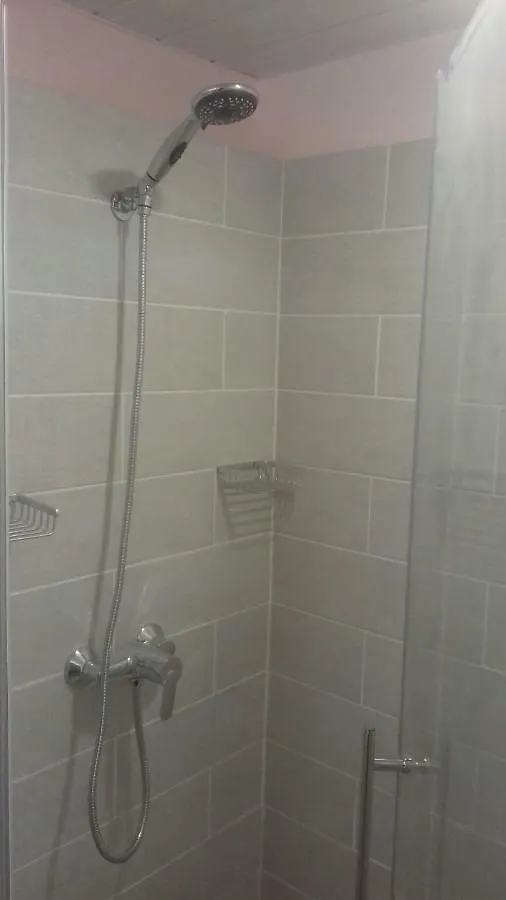 Suite Privé Chez Dunja Roumoules Bed & Breakfast